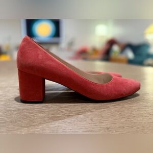 Cole Haan Coral Suede Pumps Almond toe 2.75 inch heel 10 wide (10B)